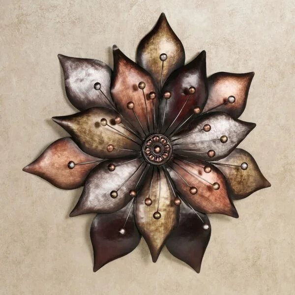 Sculptural metal flower wall décor